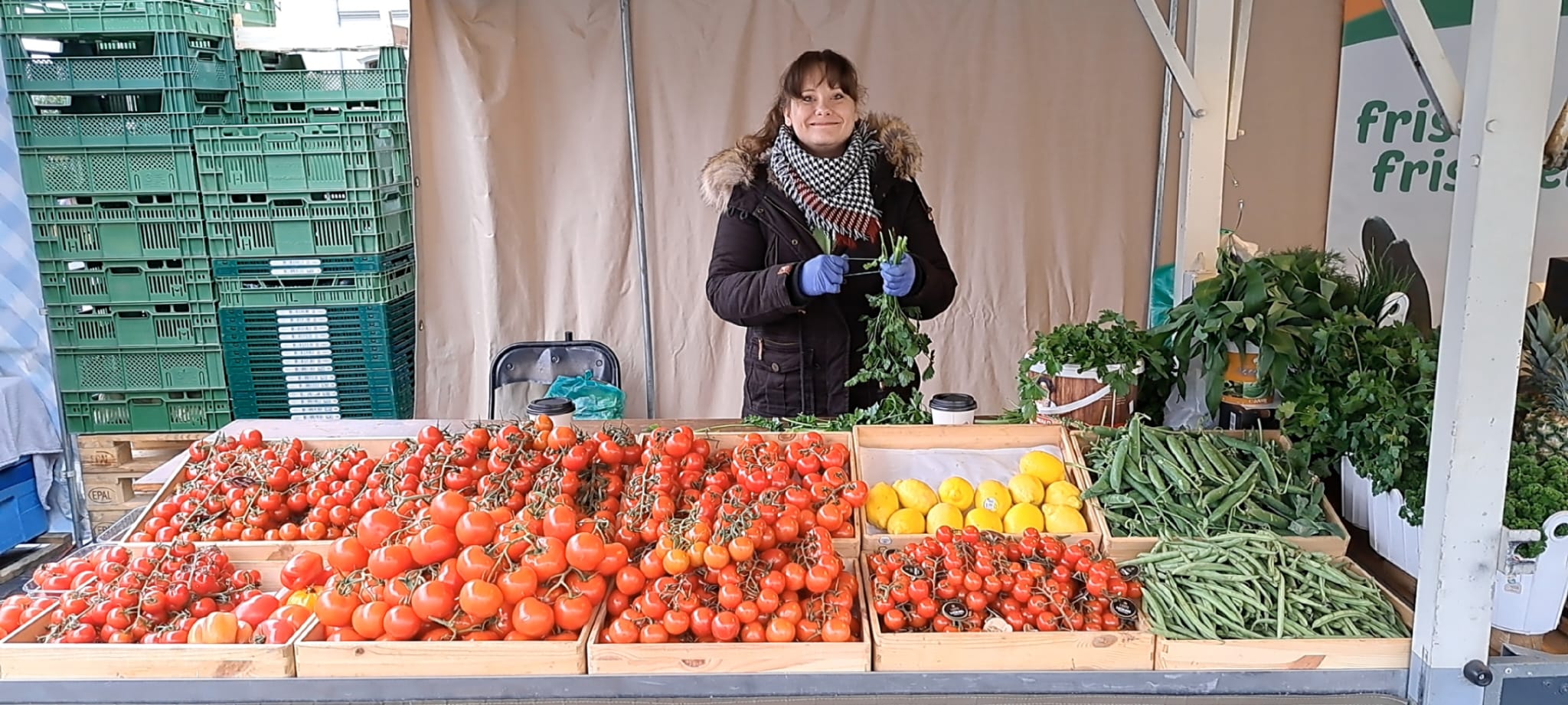 Auswahl saisonales Gemüse am Fischer Gemüse Marktstand in Weimar Auswahl saisonales Gemüse am Fischer Gemüse Marktstand in Weimar